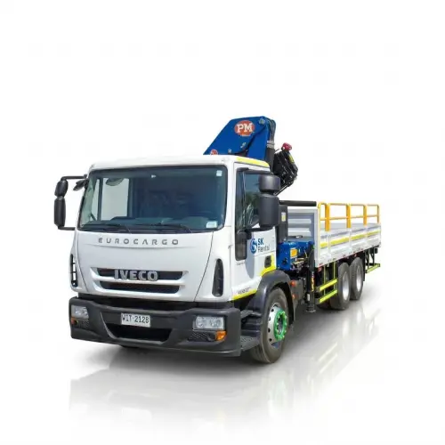 Arriendo de Camión Pluma 5.4 Ton. Iveco modelo Grúa PM 27525 en SK Rental con cobertura nacional.